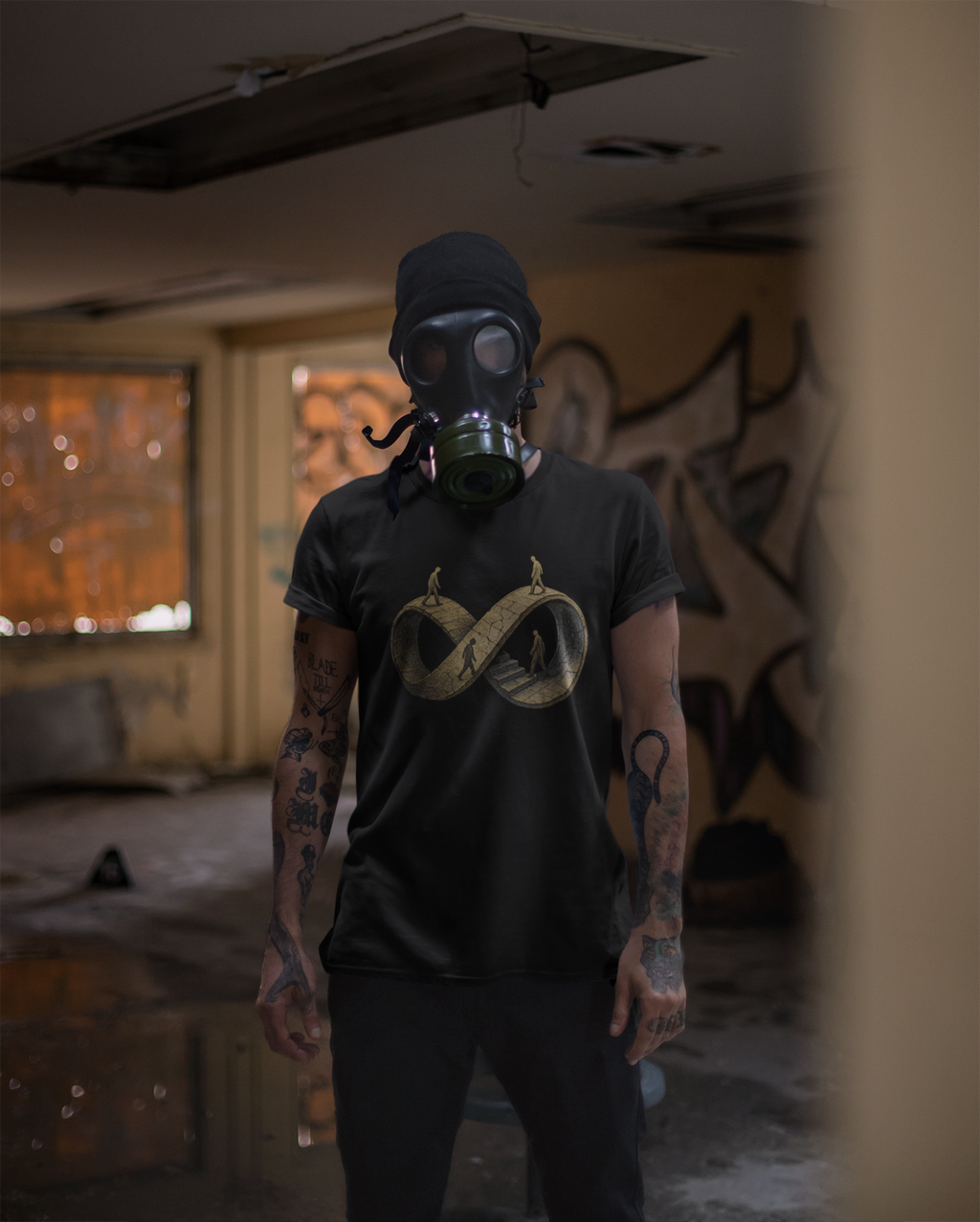 El Bucle Infinito — Camiseta Surrealista Unisex Negra o Blanca